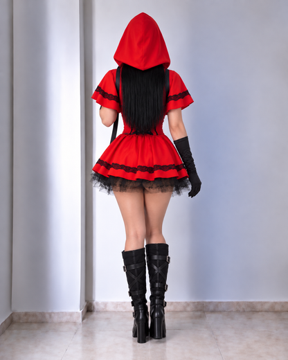CAPERUCITA ROJA CON GUANTES