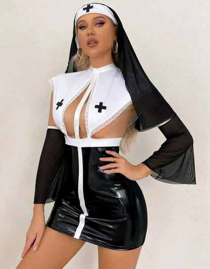 MONJA TRAVIESA