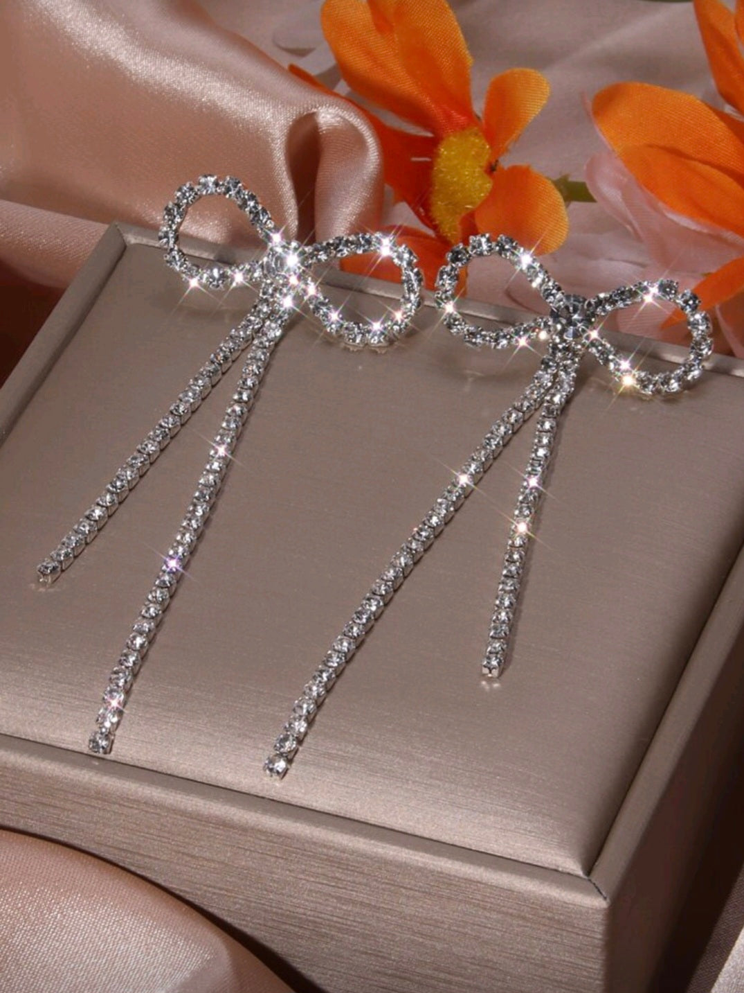 PENDIENTES DE GOTA CON LAZO