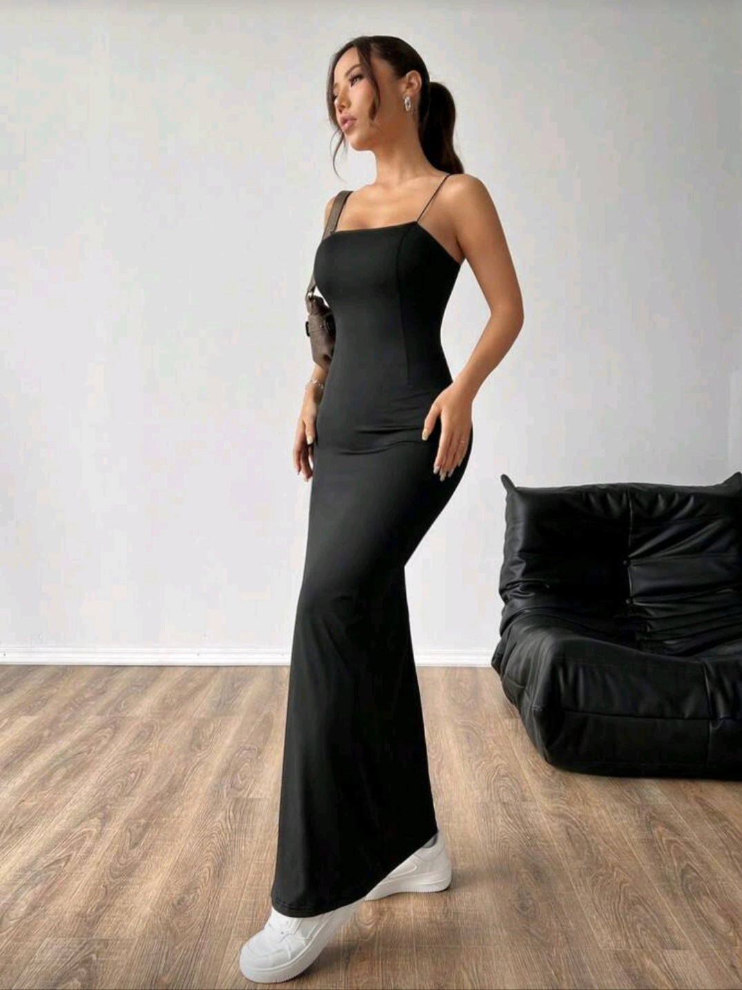 VESTIDO NEGRO