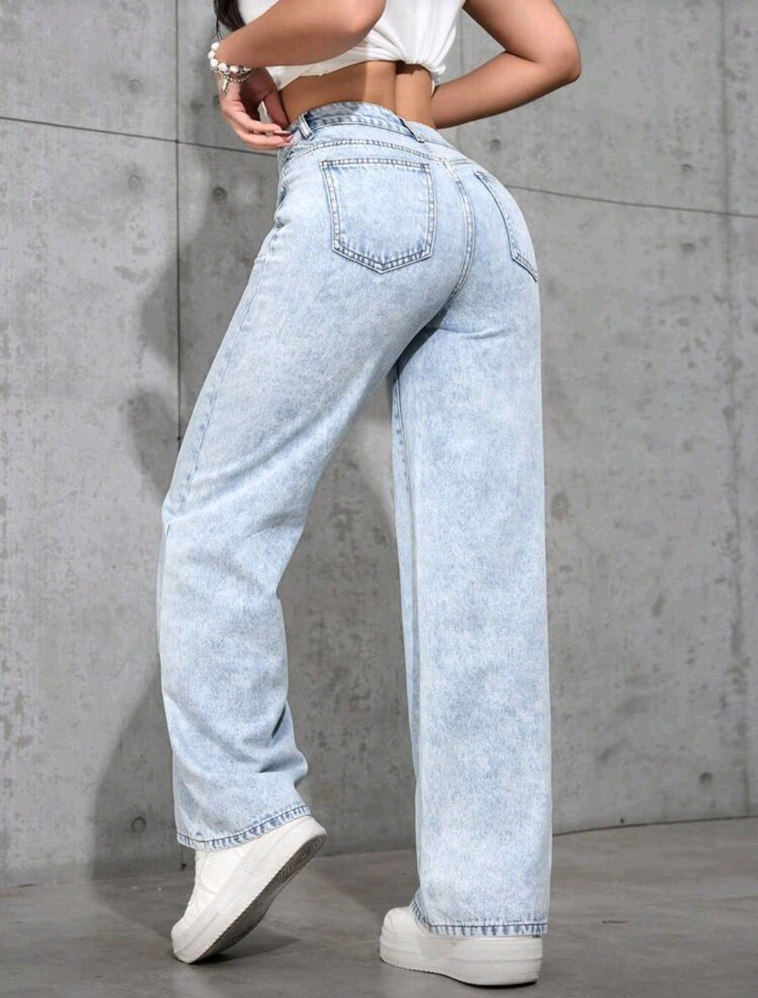 JEANS RECTO PIERNA SUELTA