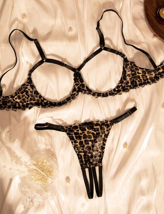 LENCERIA LEOPARDO CON ABERTURA