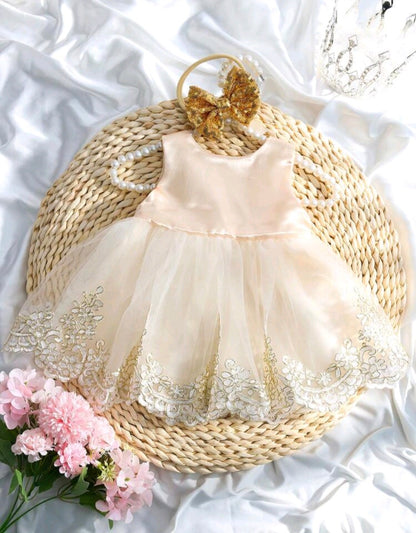 VESTIDO RECIEN NACIDA