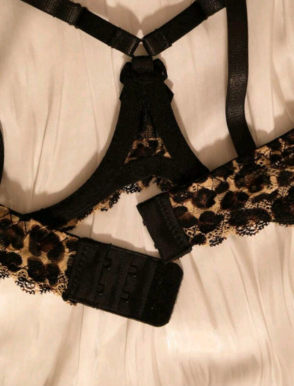 LENCERIA LEOPARDO CON ABERTURA