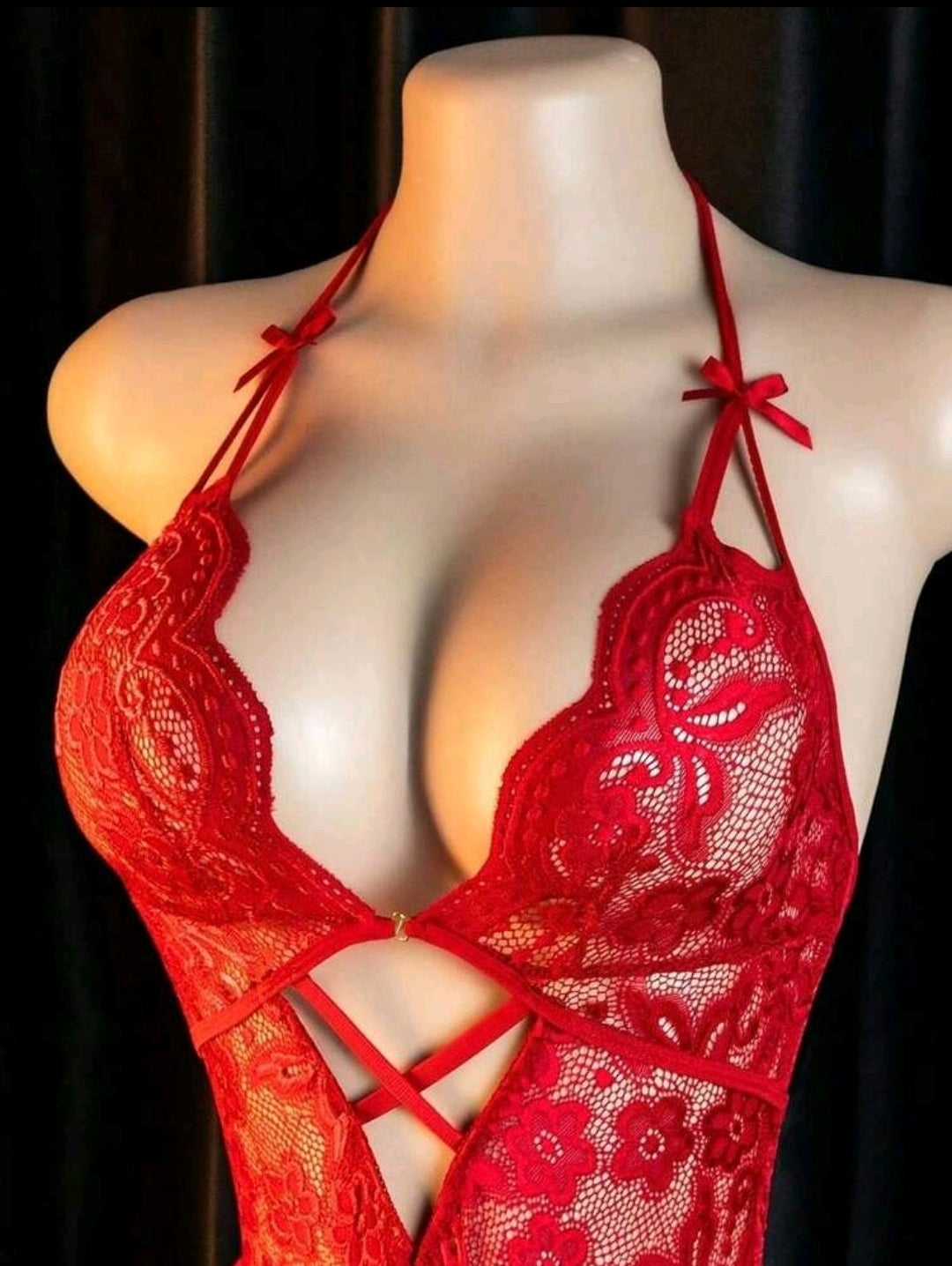 LENCERIA CON ABERTURA ROJO VINO